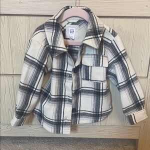 GAP Kids Checkered Shacket - Cream and Black. Obsessed with this one. Size 3T.